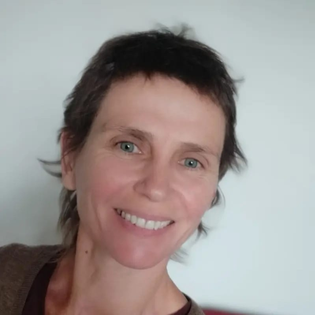 Blanc Photographique élégant Post Instagram-5.png